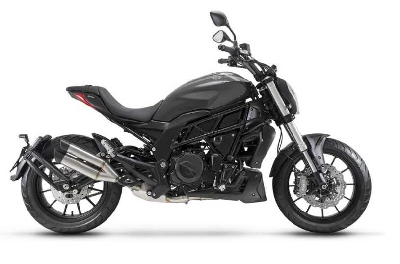 BENELLI 502C ABS FEKETE