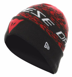 Puha és kényelmes alkalmi sapka dainese felirattal és logóval