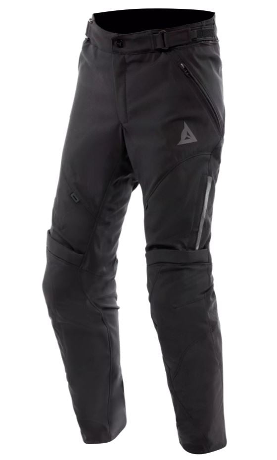 Drake 2 Air Tex nadrág&nbsp;Cordura Comfort anyagból
combokon zárható szellőzőnyílások
EN 17092 A osztályú tanúsítvánnyal rendelkezik
Pro-Shape 2.0 puha protektorok
könnyen párosítható minden Dainese ruházattal&nbsp;.