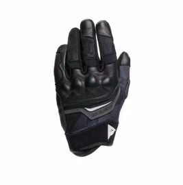 Dainese Smart Touch
Puha betétek
Állítható mandzsettapánt
Rugalmas betétek
Előre ívelt ujjak
Légáteresztő hálós anyag
Bőr tenyérerősítés
Szintetikus velúr tenyér
Fényvisszaverő betétek
Ergonomikus TPU csuklóvédelem
CE - II. kategória - EN 13594/2015 szabvány II. kategória 1. szint szerinti tanúsítvánnyal rendelkező kesztyűk