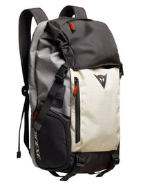 Űrtartalom: 27L

Méretek és tömeg: 51*29*18 cm - 0,45kg

Nagy és praktikus, egy nagy elülső zsebbel, két oldalsó zsebbel

két praktikus belső zsebbel, köztük egy párnázott számítógéprekesszel , amely lehetővé teszi a hozzáférést kívülről.
Rendkívül kényelmes és funkcionális, két irányban állítható mellkaspánttal