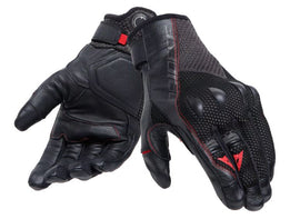 Állítható mandzsetta pánt
Előre ívelt ujjak
Stretch betét az ujjakon a jobb rugalmasság érdekében
Légáteresztő és elasztikus szövet
Kecskebőr tenyér
Tenyér megerősítések