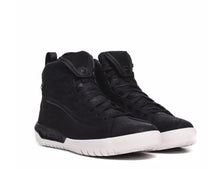 Load image into Gallery viewer, A finom&nbsp;bőrből&nbsp;készült&nbsp;Metractive D-WP&nbsp;vízálló&nbsp;motoros cipők különböző időjárási körülmények között és napközbeni alkalmakkor viselhetők, mind motorozás, mind gyaloglás közben.

Könnyű súlyuk alkalmassá teszi őket a hosszú távú használatra, ami a kényelemre fordított nagy figyelmet jelzi.

A kényelemre való összpontosítás a biztonsággal párosul, a sarok és a boka megerősítéseinek köszönhetően, amelyek növelik a stabilitást és a védelmet. A&nbsp;Groundtrax® aszimmetrikus talpak&nbsp;