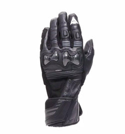 Karbonszálas csuklóvédelem a kiemelkedő biztonság érdekében.
Puha kecskebőr a&nbsp;kiváló tartósság és kényelem érdekében.
Előre ívelt ujjak a jobb illeszkedés és kontroll érdekében.
Érintőképernyővel kompatibilis ujjbegyek a készülék egyszerű használatához.
Szellőzőnyílások a légáteresztésért&nbsp;motorozás&nbsp;közben.
Állítható csuklópánt a biztonságos illeszkedésért.