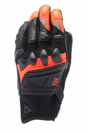 Puha betétek a tenyéren
Érintőképernyővel kompatibilis 
Előre ívelt ujjak
Kecskebőr tenyér
Fényvisszaverő betétek
DCP rendszer a kisujjon
Ergo-Tek 
CE tanúsítvánnyal rendelkező kesztyűk - kat. II - EN 13594/2015 Szabványos kat. II lev. 1
Pro-Hand