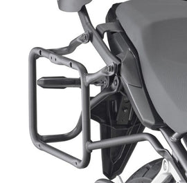 Honda
CB500X (19-23)
A PL_ _ _CAM oldaldoboz tartókat a teljesen alumínium Trekker Outback dobozcsaládhoz fejlesztették.
Az extrém túrakörülményeket is jól viselő Monokey Cam Side dobozrögzítés egy alumínium- technopolimer kompozit, mely fixen tartja a dobozokat rossz minőségű úton, de akár sziklás terepen is.