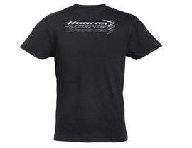 Anyaga: 100% pamut jersey, 200 g/m²
Nyomtatott logo a mellrészen&nbsp;
Halszálkás nyakszegély, halszálkás nyomtatott cimke a nyak belső részén