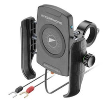 Load image into Gallery viewer, Telefontartó vezeték nélküli Qi töltéssel&nbsp;és&nbsp;USB-C&nbsp;csatlakozással ideális megoldás motorosok számára, akik biztonságosan és kényelmesen szeretnék használni okostelefonjukat útközben.
A stabil rögzítés, az akár 15 W-os vezeték nélküli töltés és a széles kompatibilitás garantálja, hogy készüléked mindig kéznél és feltöltve legyen.