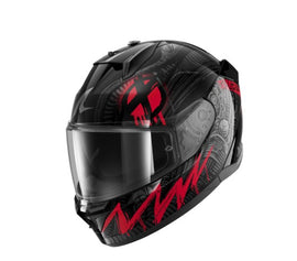 Lexan polikarbonát héj.
Aerodinamikus külső kialakítás.
Több rétegű EPS ütéselnyelő bélés.
Könnyen, szerszámok nélkül eltávolítható plexi.
2 szellőző bemenet.
2 szellőző kimenet.
„EasyFit” szemüveg előkészítés.
Mikrometrikus gyorszár.
Sisakkommunikáció előkészítés.

Alaptartozékok:
- Torzítás mentes speciálisan kialakított 1-es optikai osztályú karcmentes víztiszta plexi.
- Pinlock páramentesítő betétnek kialakított előkészítés.
- UV380 szűrős, karc és páramentes beépített napszemüveg.
- Pinlock állítására 