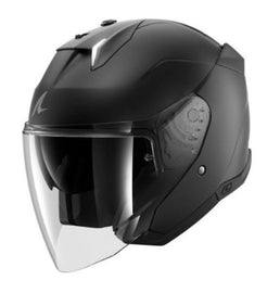 Termoplaszt héjszerkezet.
Több rétegű EPS ütéselnyelő bélés.
ECE 22-06 biztonsági szabvány.
Ajándék Pinlock 70 páramentesítő betét.
Pinlock 70 fogadására előkészített magas ellenállóképességű, karcmentes optikai 1-es minősítésű plexi.
Könnyen, szerszámok nélkül eltávolítható plexi.
Pinlock állítására alkalmas távtartók.
Karc és páramentes napszemüveg.
A sisak héjába épített aktív féklámpák.
Háromtengelyű gyorsulásmérőkkel ellátott a féklámpa, melyek kábelek és bluetooth kapcsolat nélkül működnek.
A beépítet