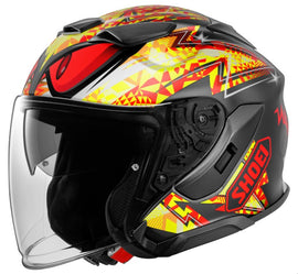 A SHOEI J-Cruise3 prémium jet sisak új perspektívákat nyit a mindennapi városi ingázáshoz, a nyugodt cirkáláshoz vagy a hosszabb túrázáshoz, bármilyen motoron.

A nagy panorámavisor szinte korlátlan kilátást tesz lehetővé, míg a beépített, fokozatmentesen állítható napellenző hatékony védelmet biztosít. A nagy teljesítményű szellőzőrendszerrel még a forró városi kanyonokon átvezető belvárosi túrák is hűvös bringázást tesznek lehetővé.

A COMLINK interface lehetővé teszi a SENA SRL3 kommunikációs rendszeréne