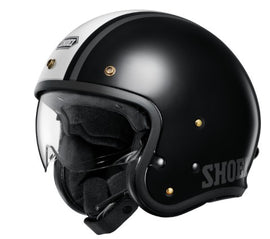 Biztonság

AIM héjszerkezet a könnyű, mégis erős ütéselnyelő képességért
Multi-sűrűségű EPS bélésrendszer
Integrált CJ-4 napellenző
Dupla D-gyűrűs rögzítés
ECE 22.06 homologizáció

Kényelem

3D középső párna
Minden párna levehető és mosható
Fülpárnák különböző vastagságokban
Több héjméret a tökéletes illeszkedésért

Szellőzés

Integrált szellőzőrendszer a hatékony légáramlásért

Dizájn és extrák

V-480 napellenző három pozícióban állítható
Klasszikus goggle öv retro stílusban